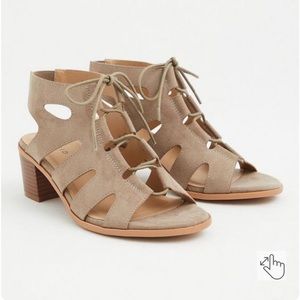 NWT Lace-Up Block Heel Sandal (WW)